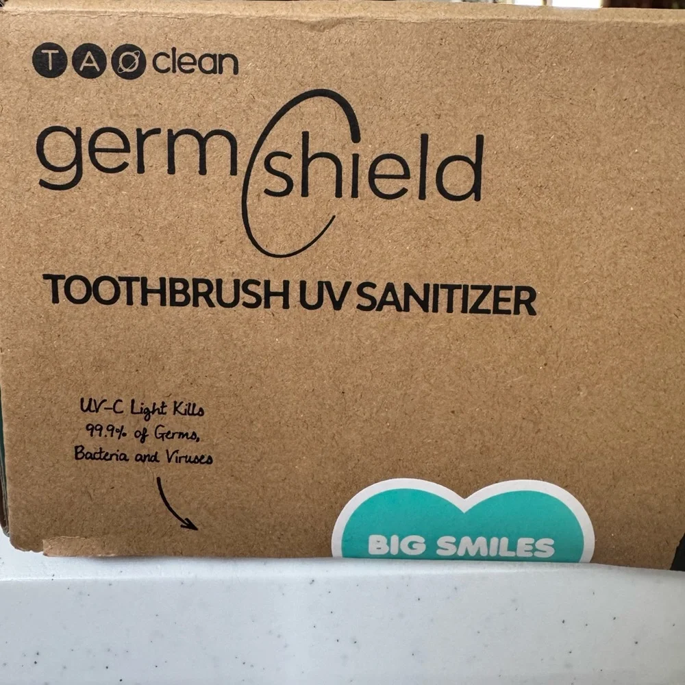Tao Germ Shield Toothbrush UV Sanitizer - Picture 2 of 8